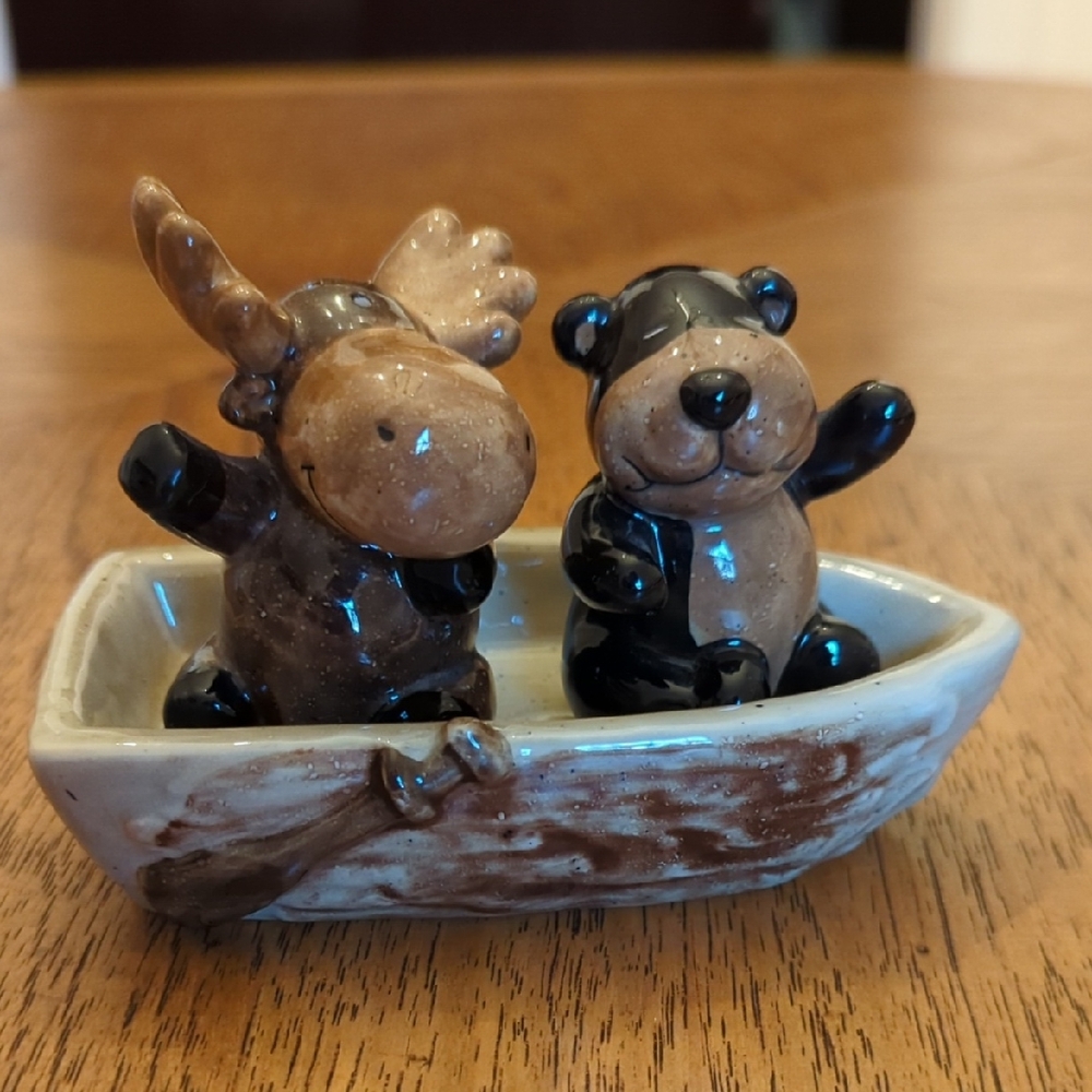 Sonoma Lodge Moose and Bear Salt And pepper Shaker Set